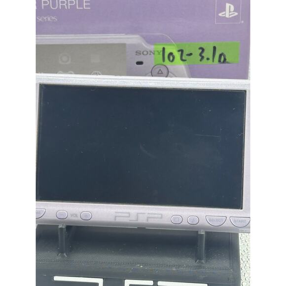 psp 2000 lavender purple w/box & charger - Picture 3 of 7